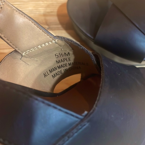 SEYCHELLES “Maple” Black Wedge Sandals - Picture 7 of 7